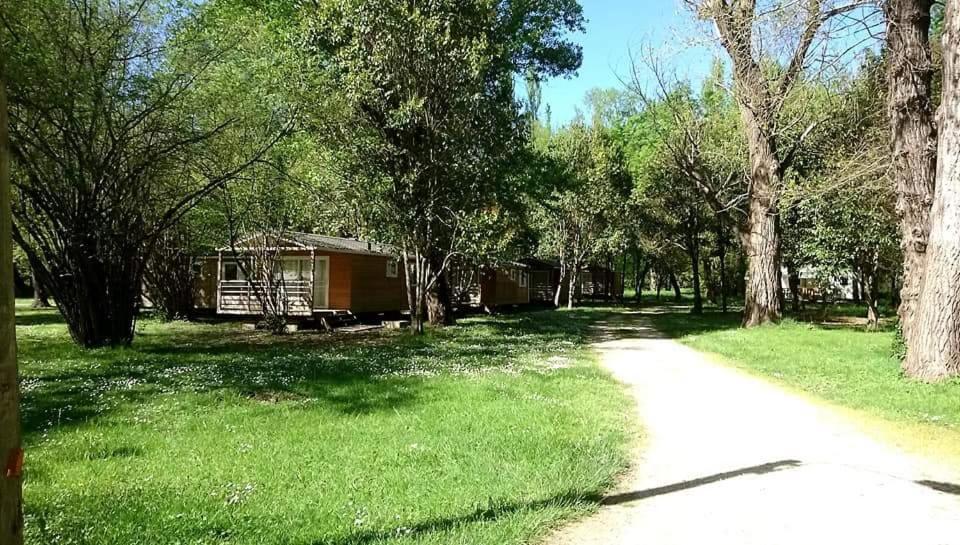 Camping Du Lion Bourg-Saint-Andéol Exteriér fotografie